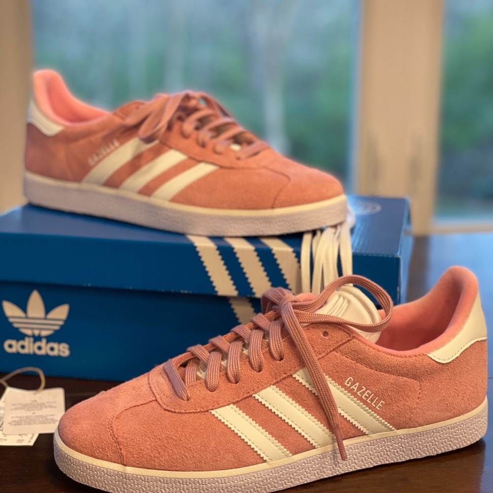 Light pink/white Adidas Gazelle
